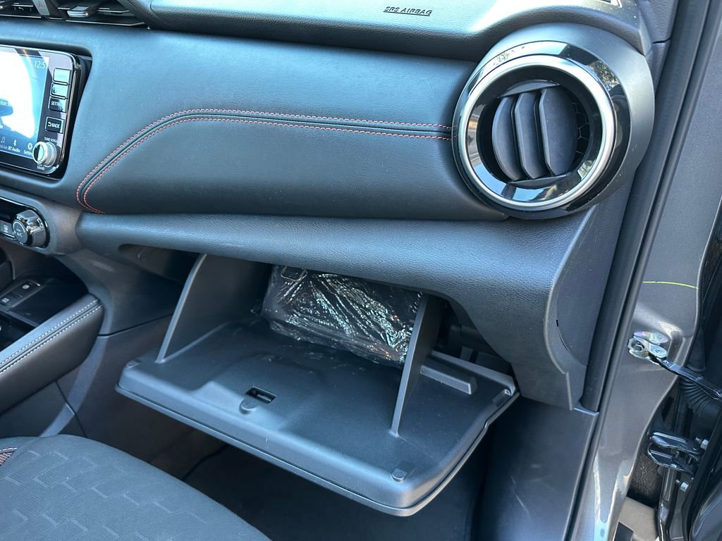 Used 2024 Nissan Kicks SR image 37