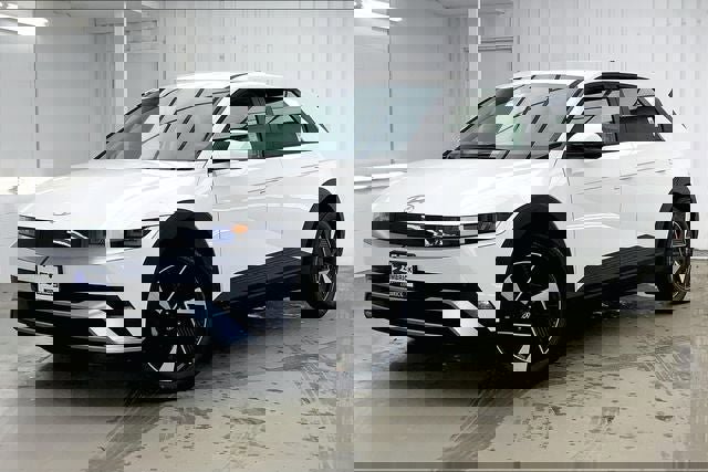 Used 2025 Hyundai Ioniq 5 SE image 2