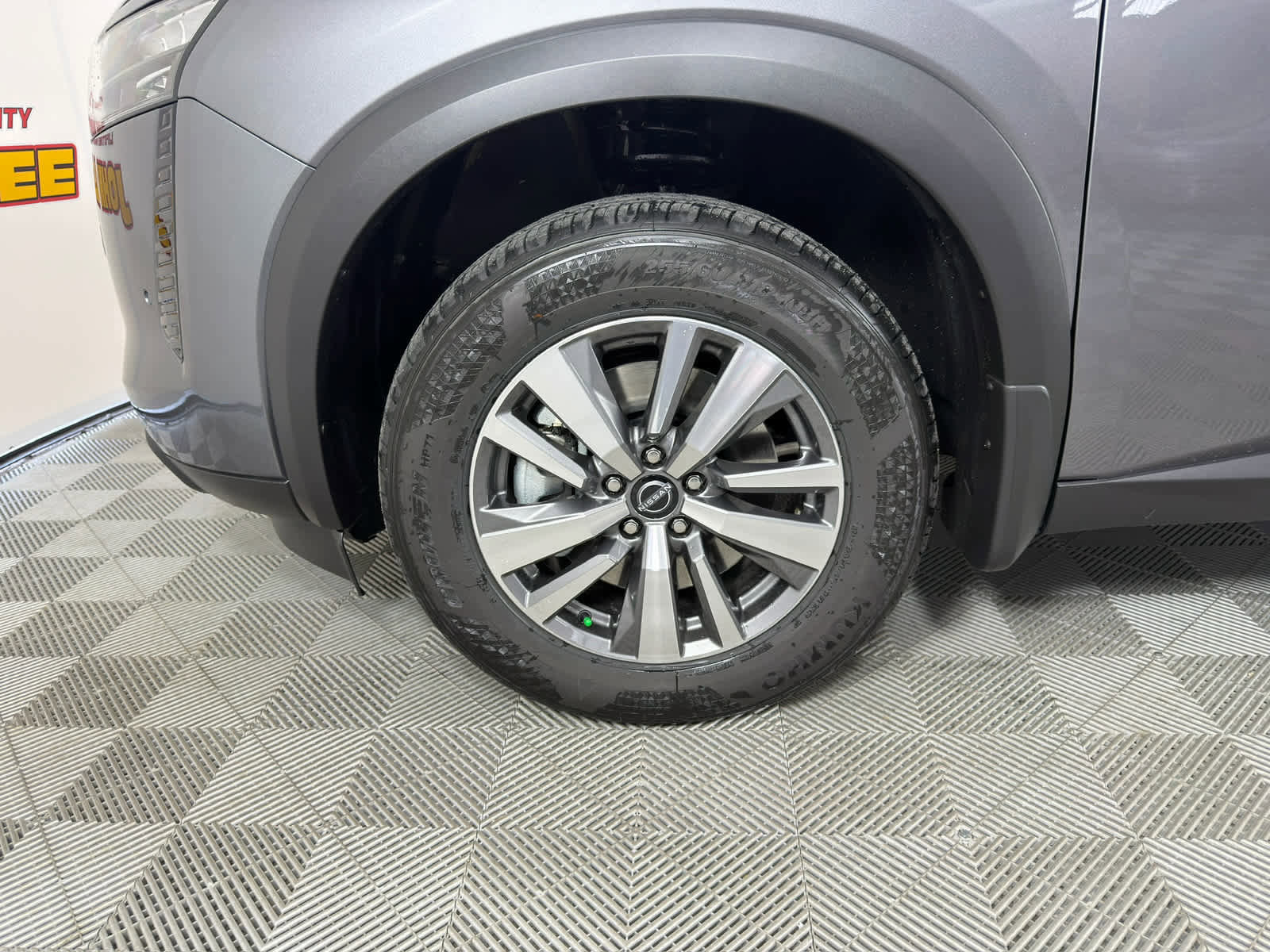 New 2026 Nissan Pathfinder SL image 10