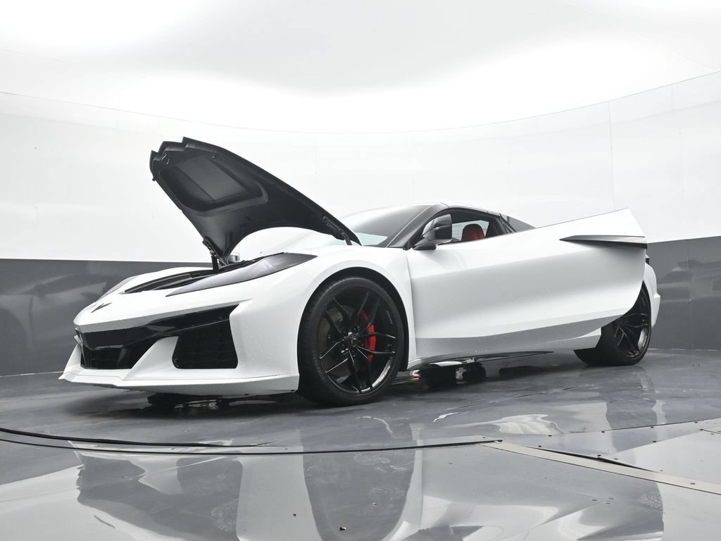 Used 2025 Chevrolet Corvette Z06 RWD image 25