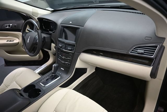 Certified 2019 Lincoln MKT AWD image 30