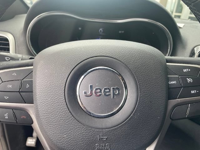 Used 2020 Jeep Grand Cherokee Laredo w/ Laredo X Package RWD image 18