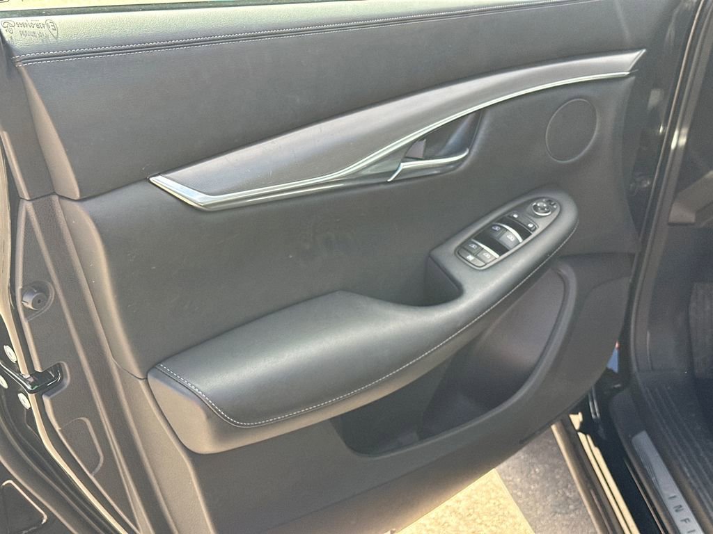 Used 2023 INFINITI QX50 Pure image 10