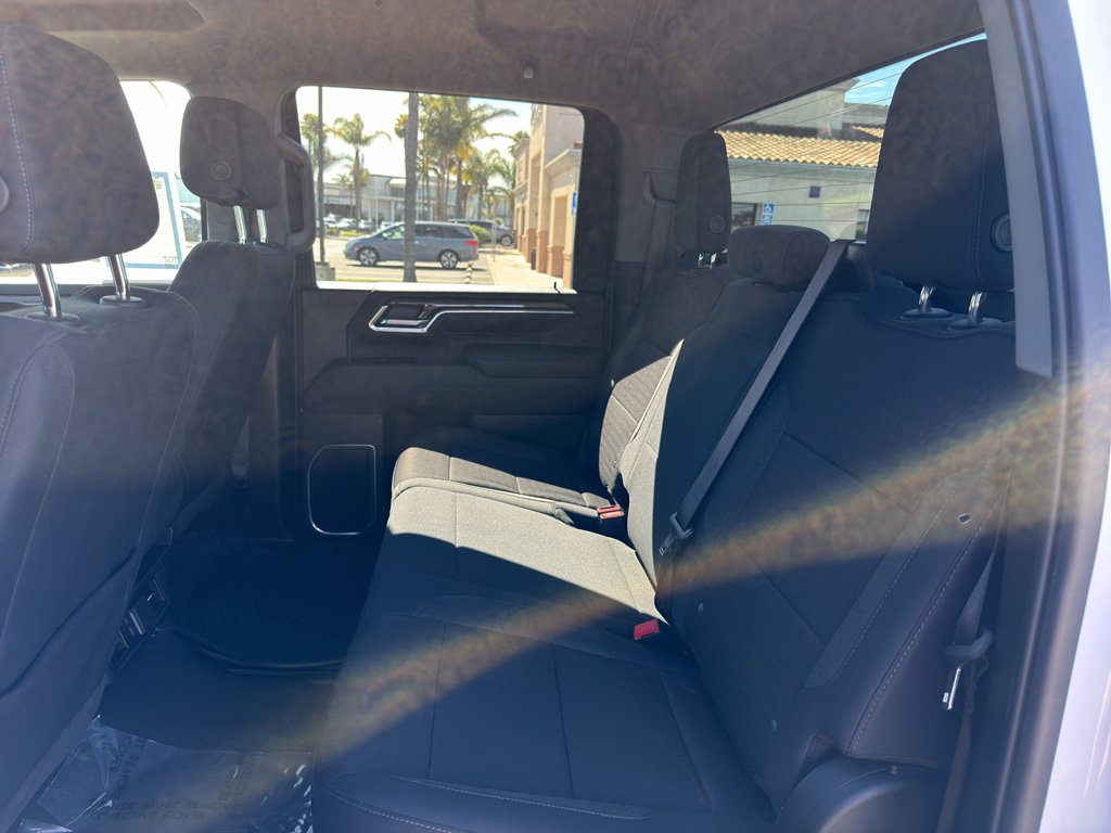 Used 2025 Chevrolet Silverado 2500 LT w/ Convenience Package AWD/4WD image 9