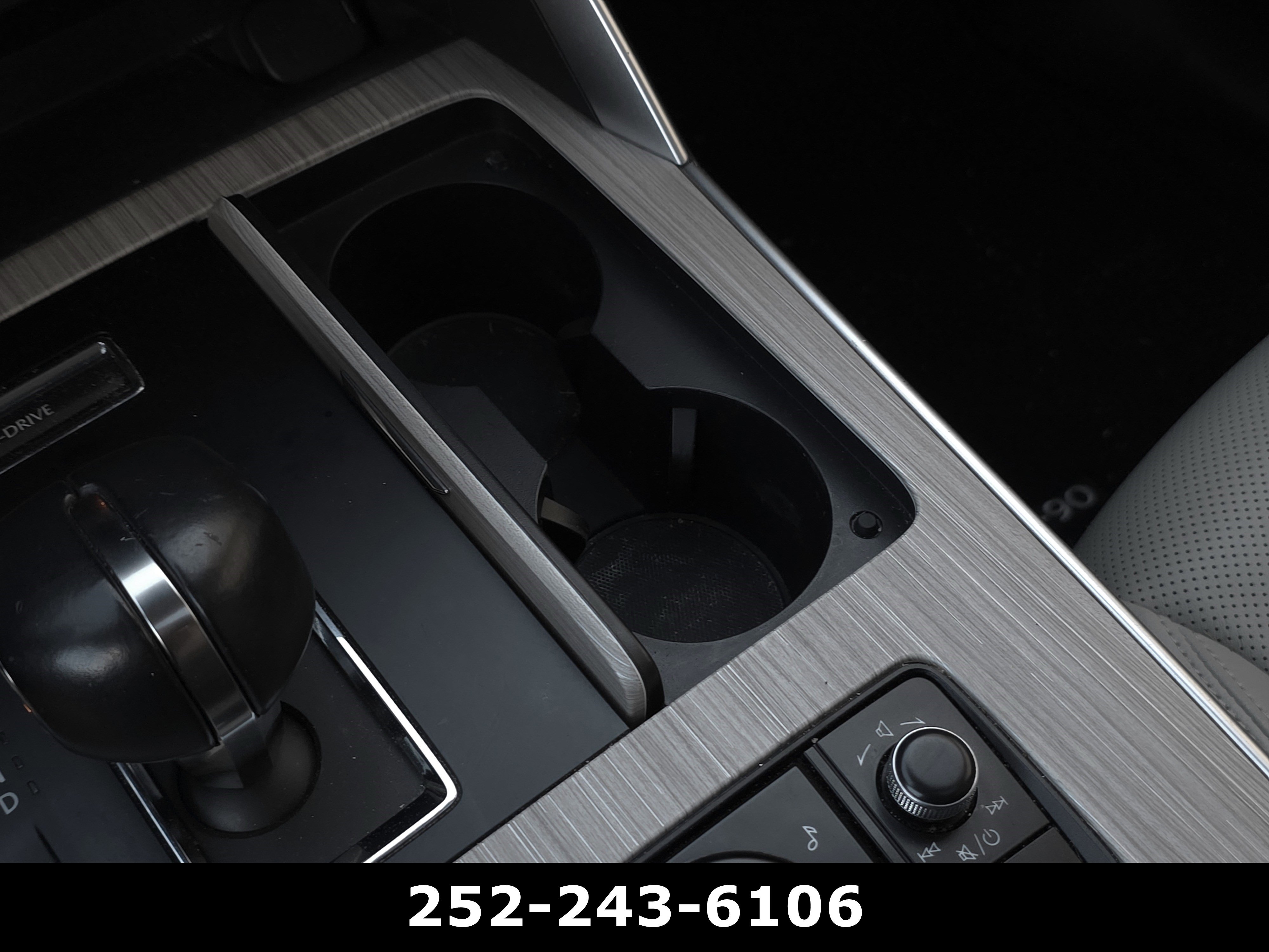 Used 2024 MAZDA CX-90 Plug-In Hybrid w/ Preferred image 11