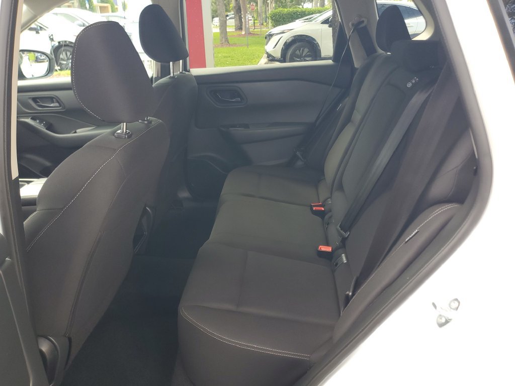 Certified 2025 Nissan Rogue S FWD image 9