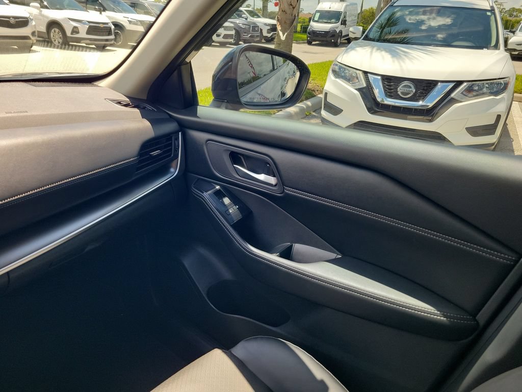 Used 2026 Nissan Rogue Dark Armor FWD image 14