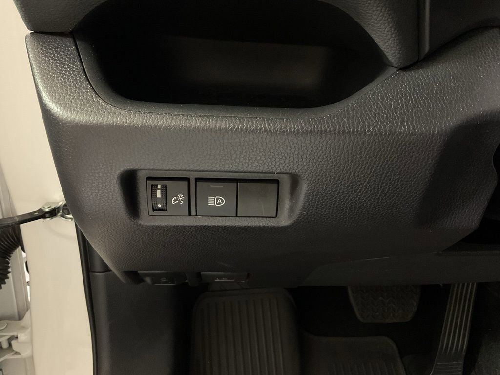 Used 2024 Toyota RAV4 XLE AWD/4WD image 28