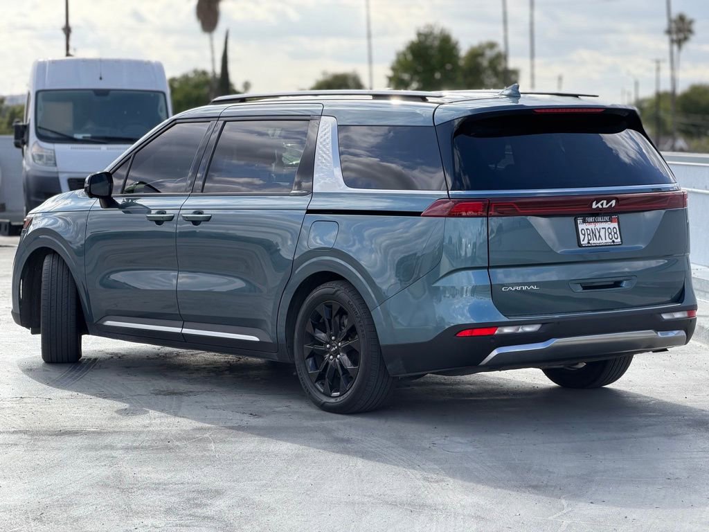 Used 2023 Kia Carnival SX Prestige FWD image 3