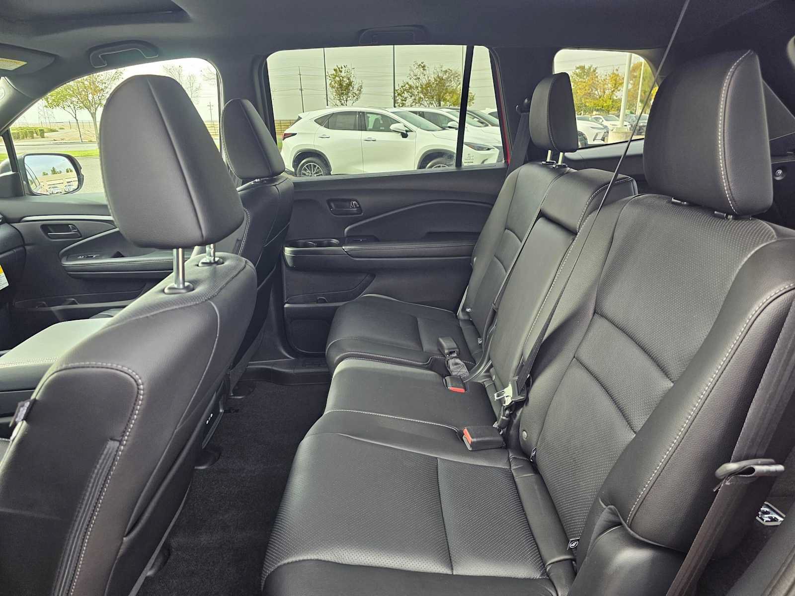 Used 2024 Honda Passport EX-L image 16