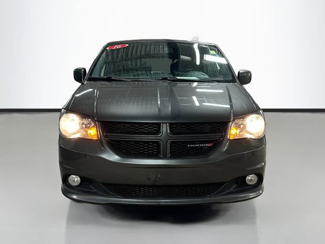 Used 2016 Dodge Grand Caravan R/T w/ Driver Convenience Group image 4