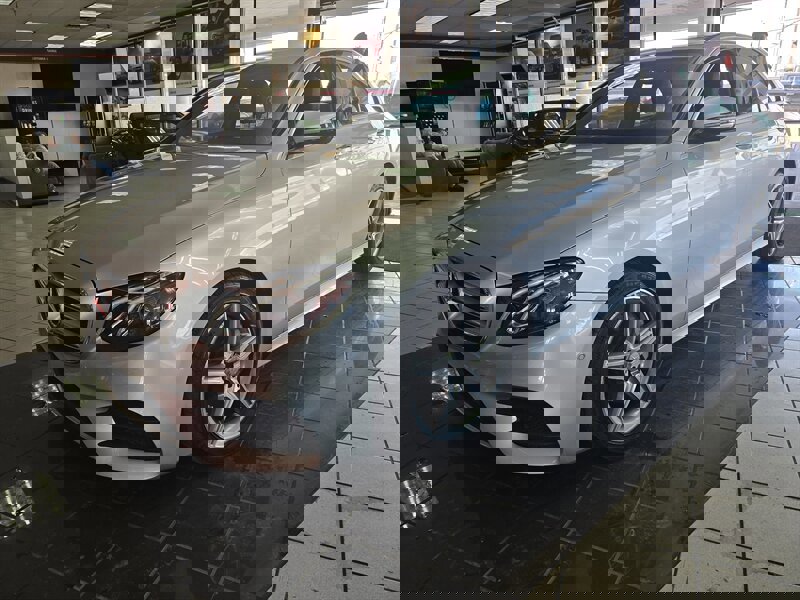 Used 2017 Mercedes-Benz E 300 image 1