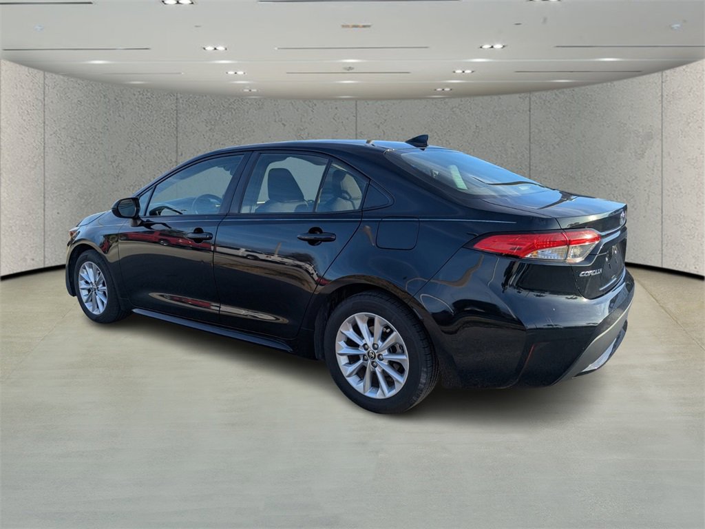 Used 2022 Toyota Corolla LE image 5