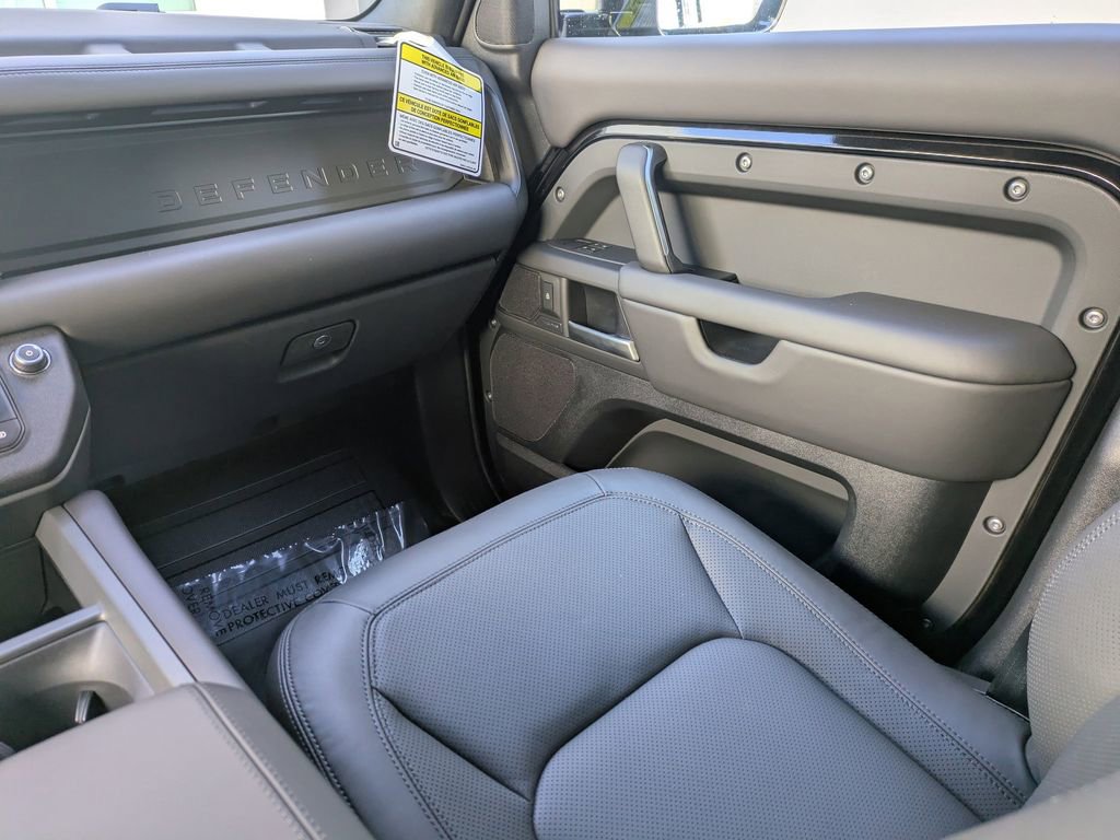 New 2025 Land Rover Defender 130 S image 18