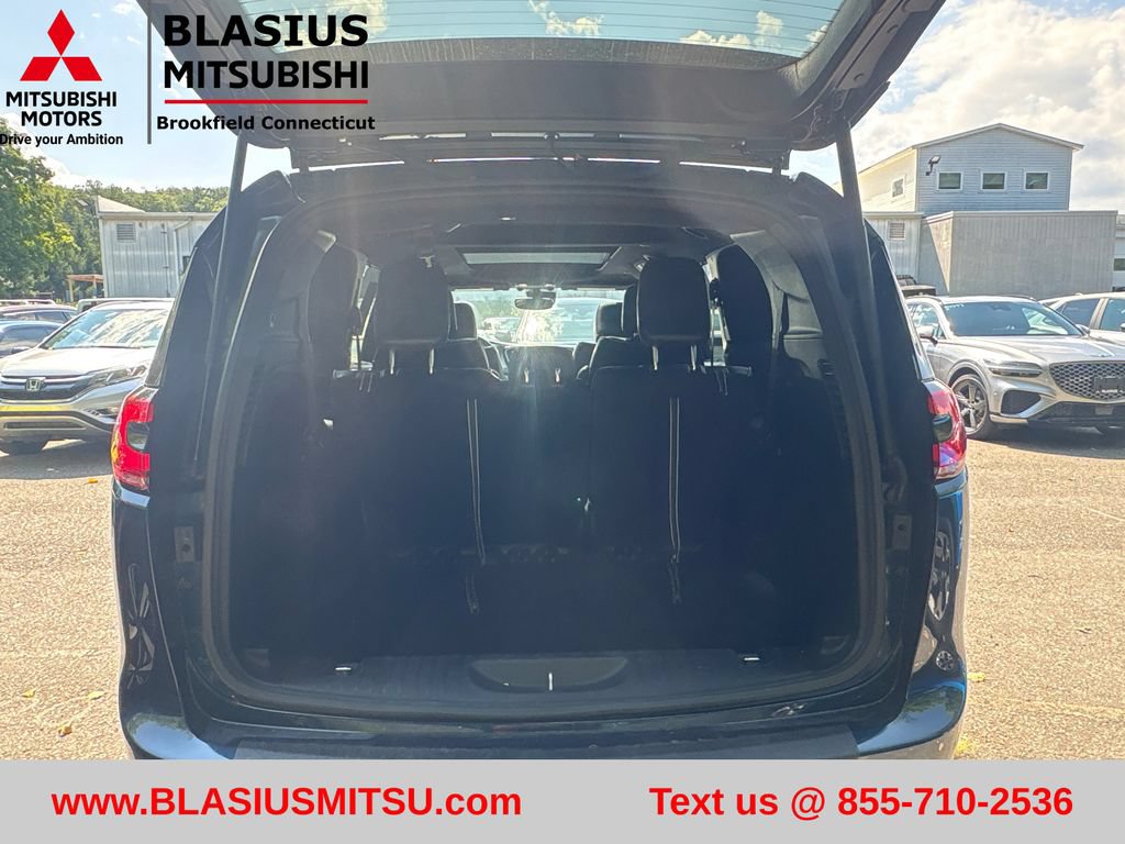 Used 2023 Chrysler Pacifica Limited w/ S Appearance Package FWD image 33