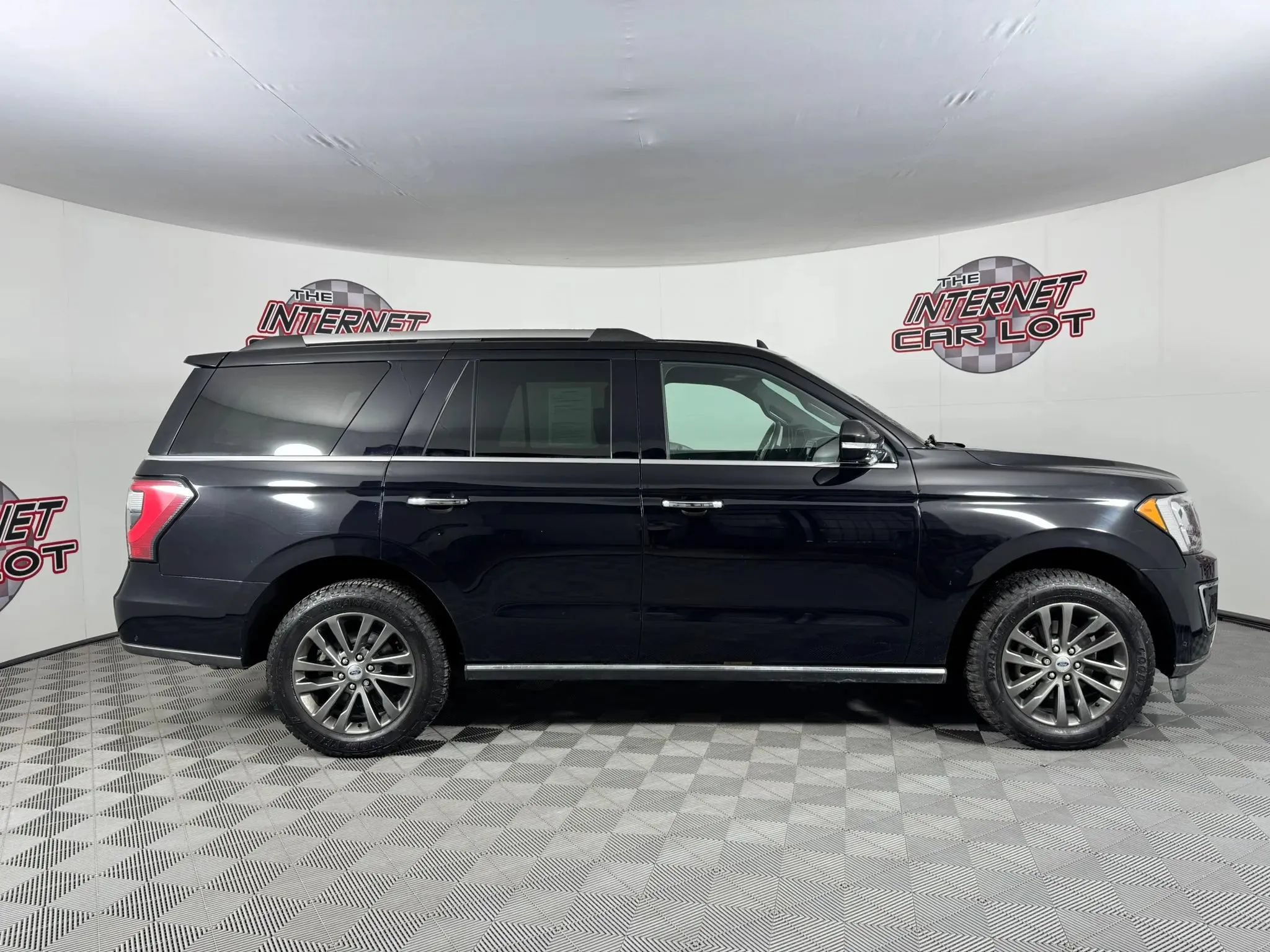 Used 2020 Ford Expedition Limited w/ Equipment Group 301A AWD/4WD image 8