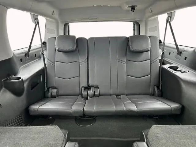 Used 2020 Cadillac Escalade ESV Luxury w/ Escalade Sport Edition image 18