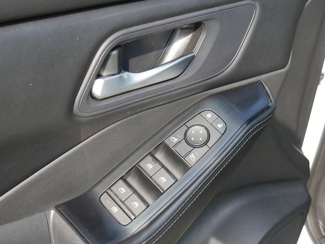 Used 2024 Nissan Rogue SV FWD image 12