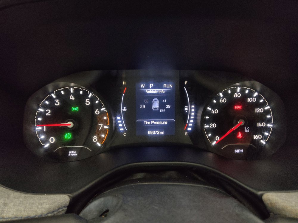 Used 2022 Jeep Compass Latitude FWD image 23