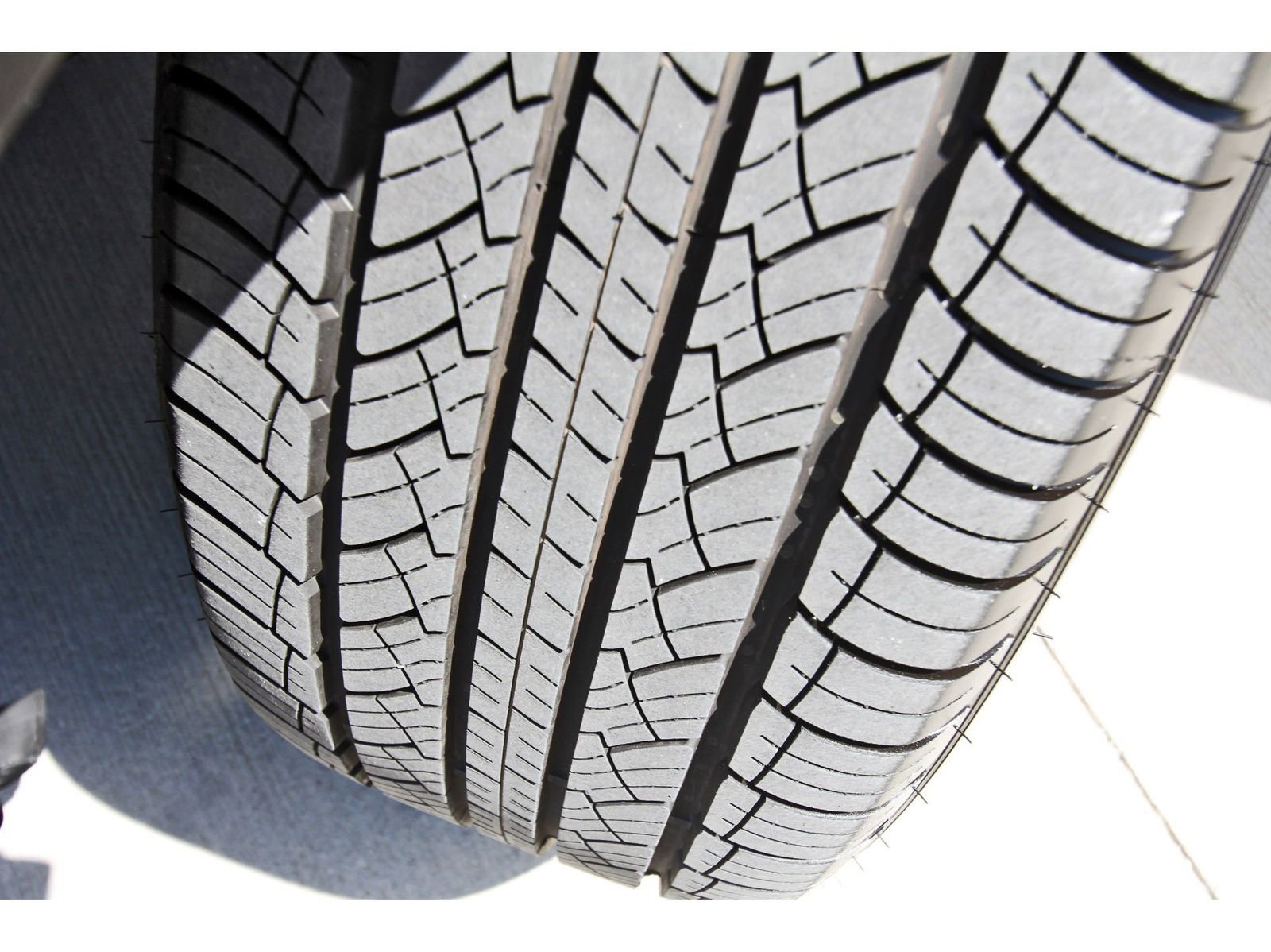 Used 2017 Ford Explorer XLT w/ Equipment Group 202A image 33