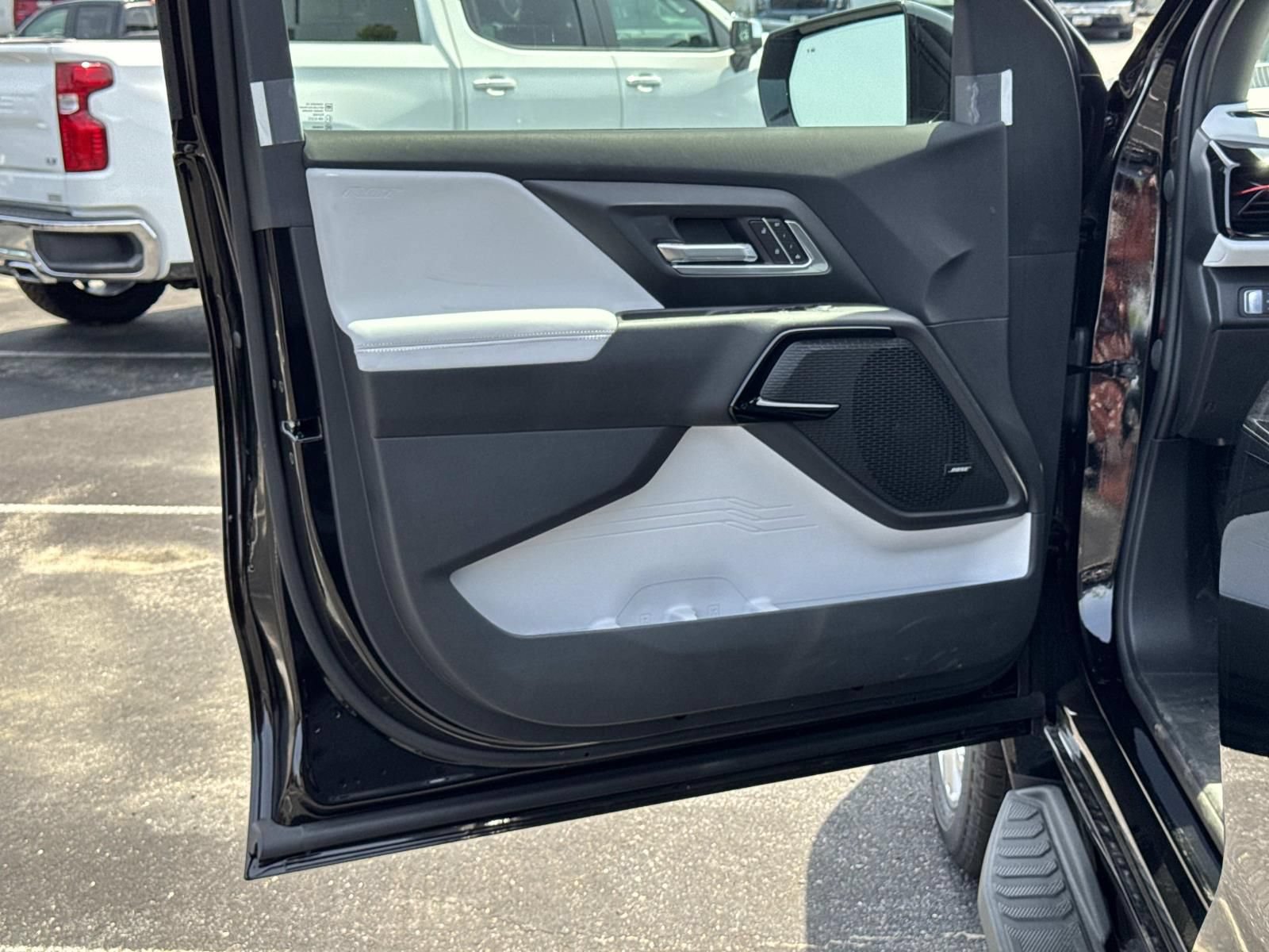 New 2026 Chevrolet Silverado EV 4x4 Crew Cab image 14