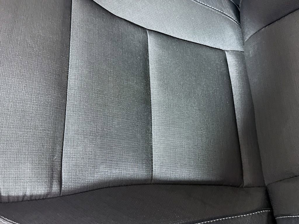 Used 2020 Volvo XC40 T5 Momentum image 19