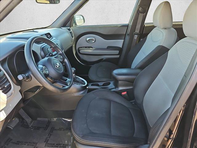 Used 2015 Kia Soul + FWD image 21
