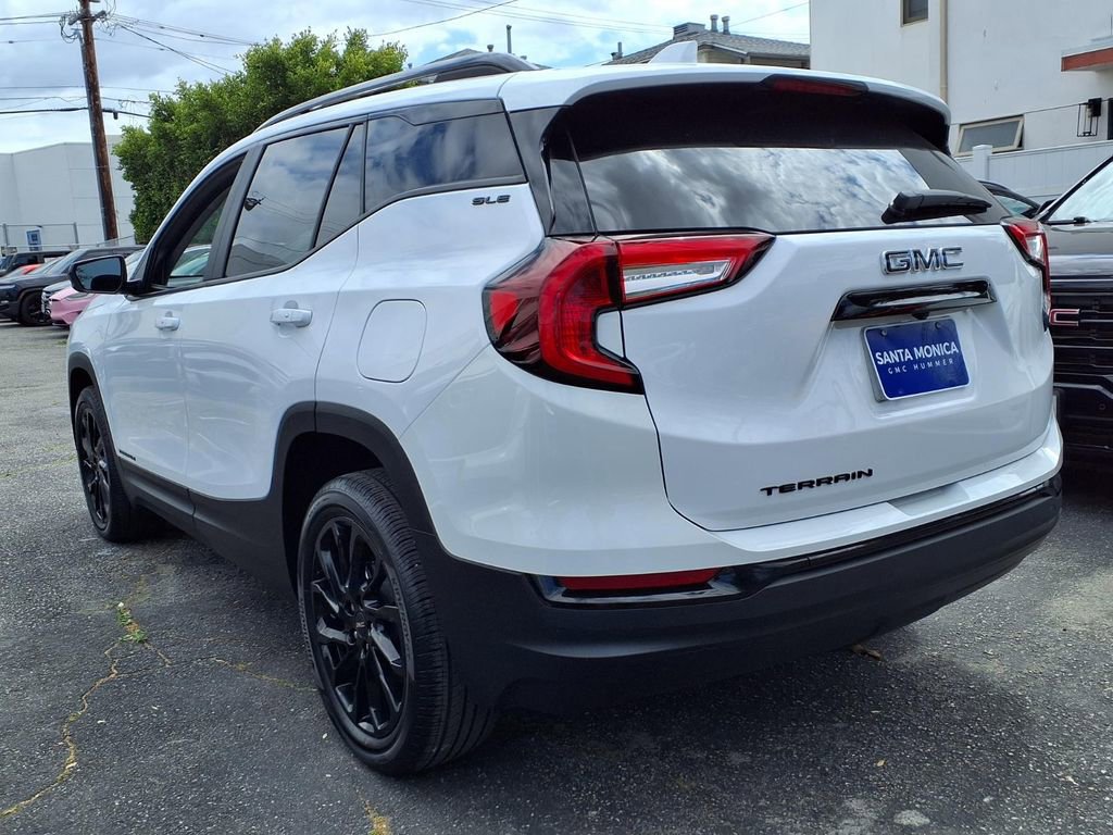 Used 2024 GMC Terrain SLE w/ Elevation Edition FWD image 10
