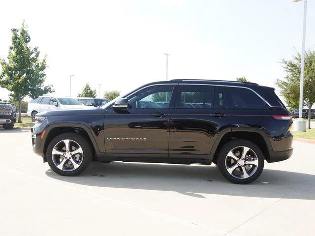 Certified 2023 Jeep Grand Cherokee Limited AWD/4WD image 6