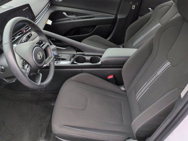 Used 2024 Hyundai Elantra SEL w/ Convenience Package image 14