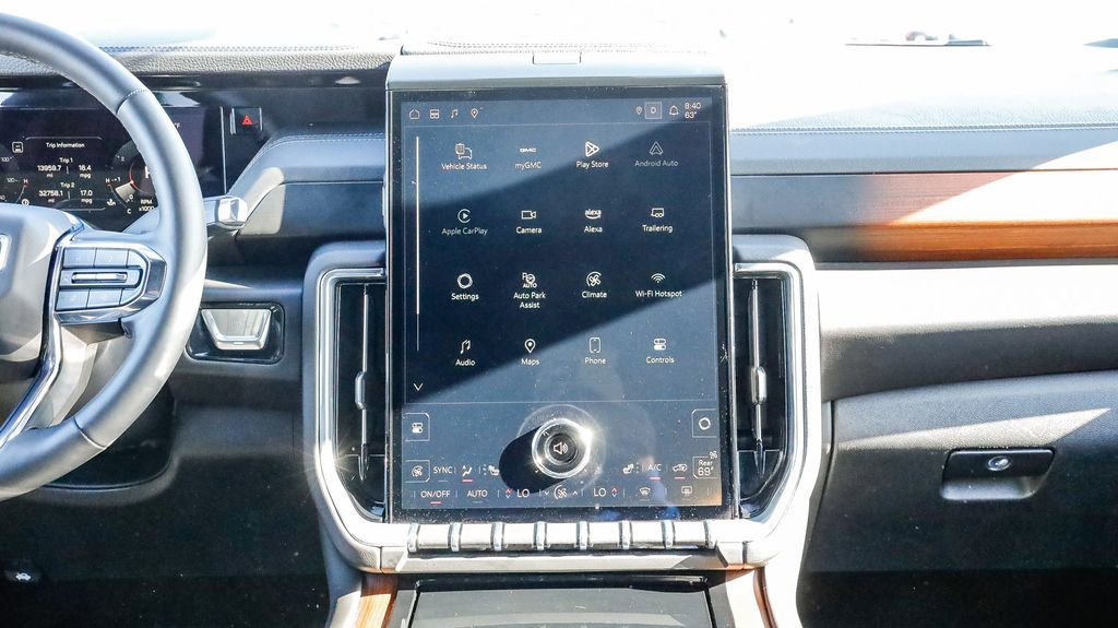 Used 2025 GMC Yukon Denali AWD/4WD image 15