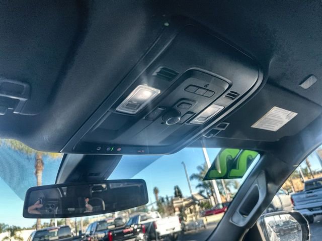 Used 2022 GMC Yukon SLT w/ SLT Luxury Package image 19