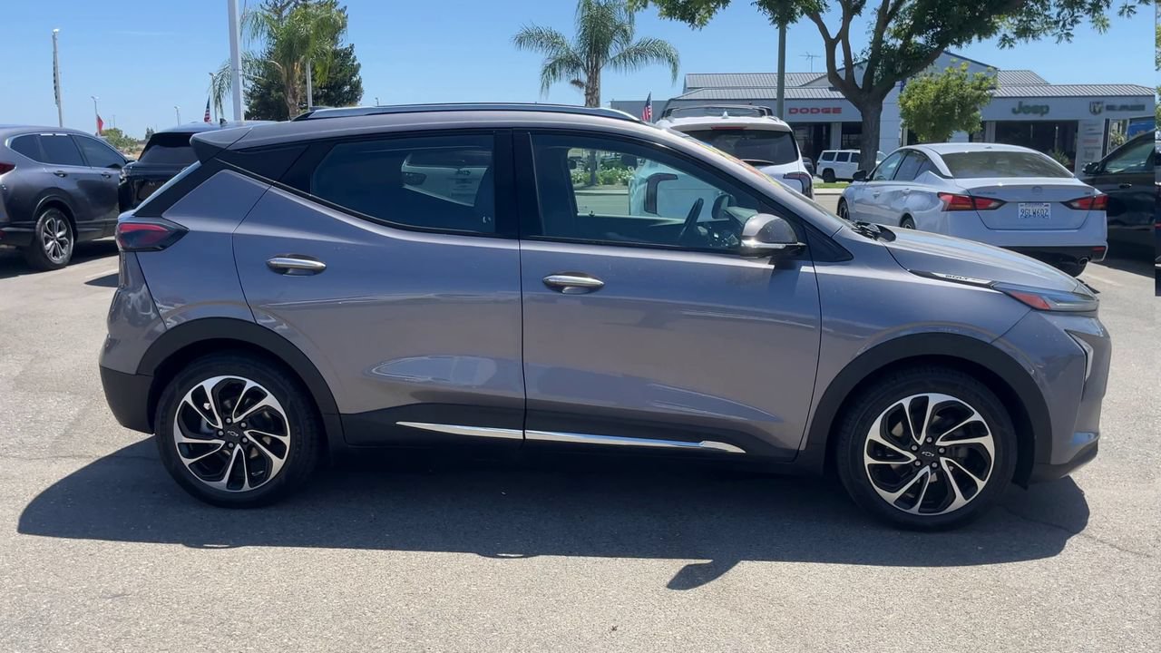 Used 2023 Chevrolet Bolt EUV Premier FWD image 8