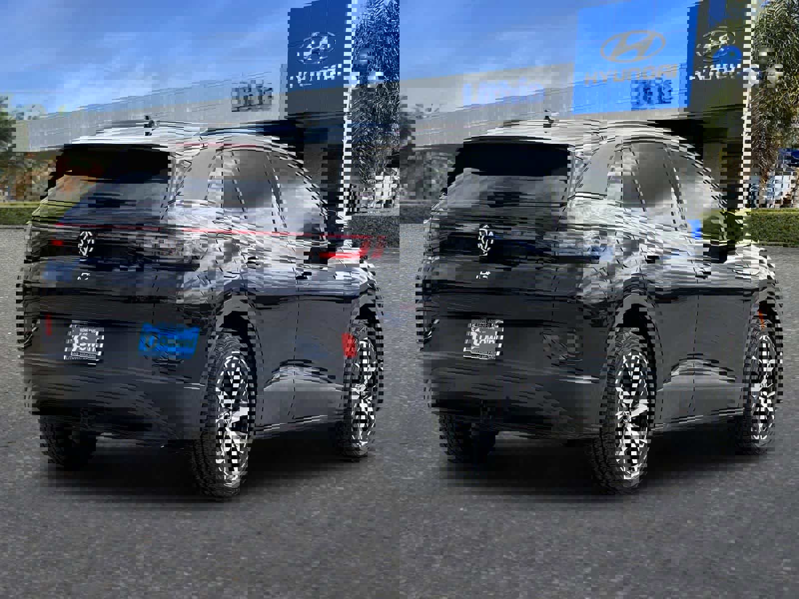 Used 2023 Volkswagen ID.4 Pro S image 3