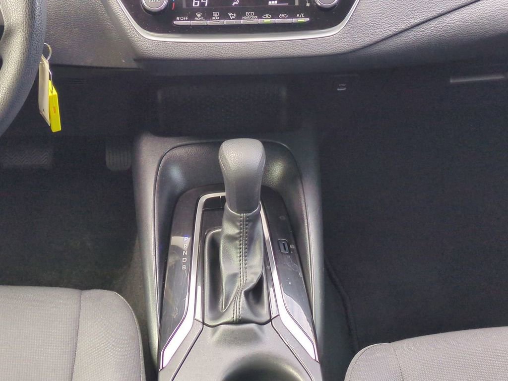 Used 2023 Toyota Corolla LE image 19