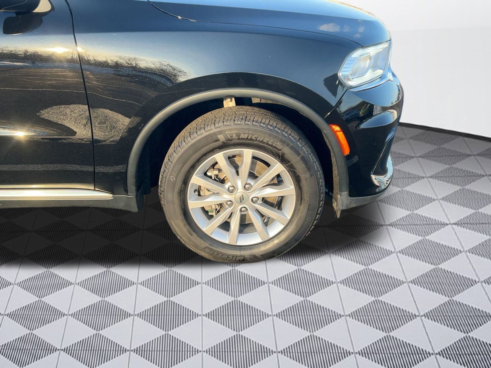 Used 2023 Dodge Durango SXT image 9