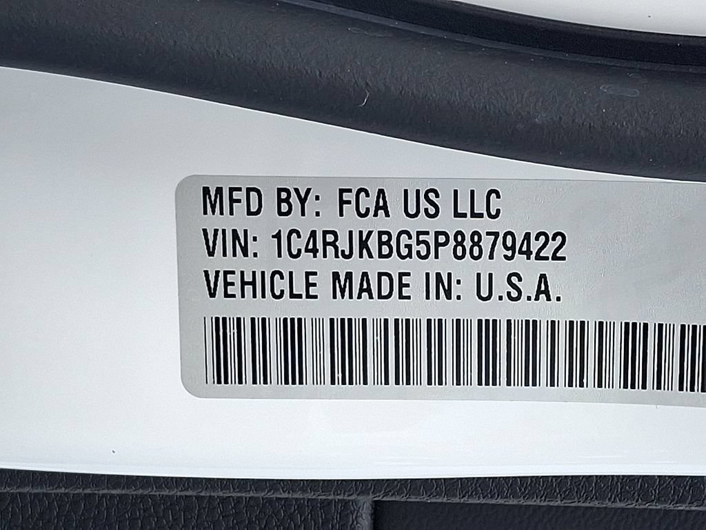 Used 2023 Jeep Grand Cherokee L Limited AWD/4WD image 27