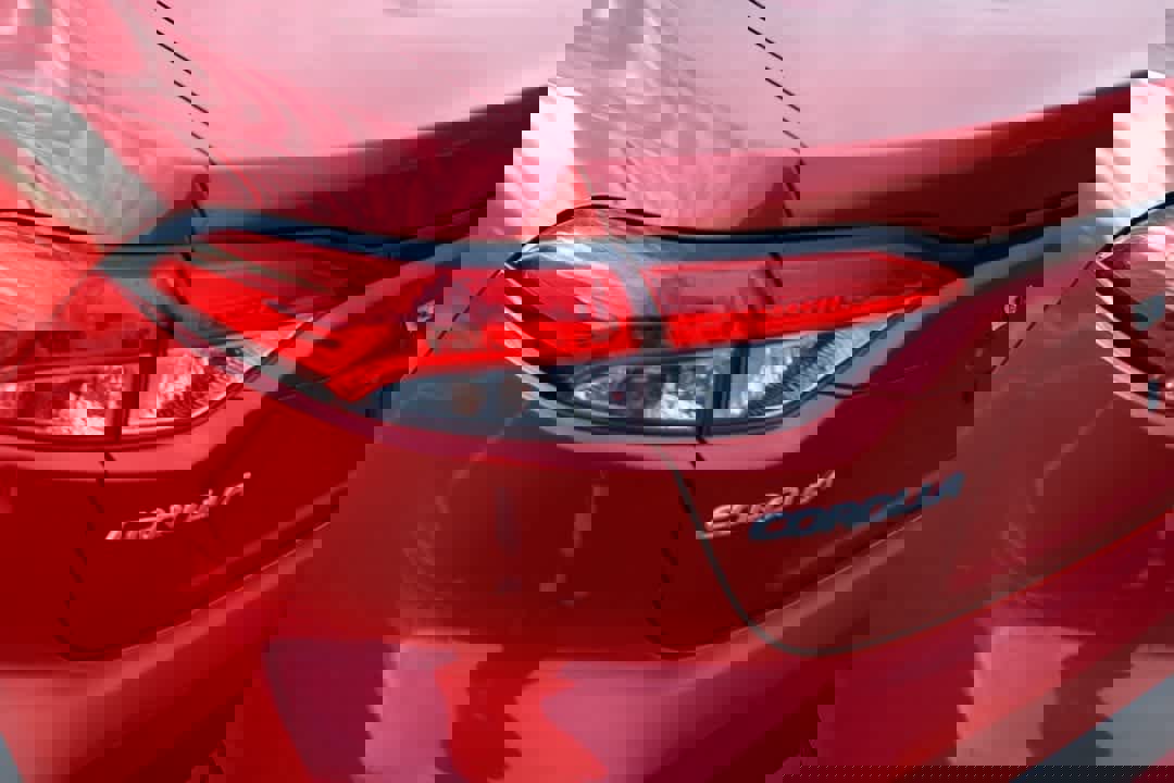 Used 2020 Toyota Corolla LE image 22