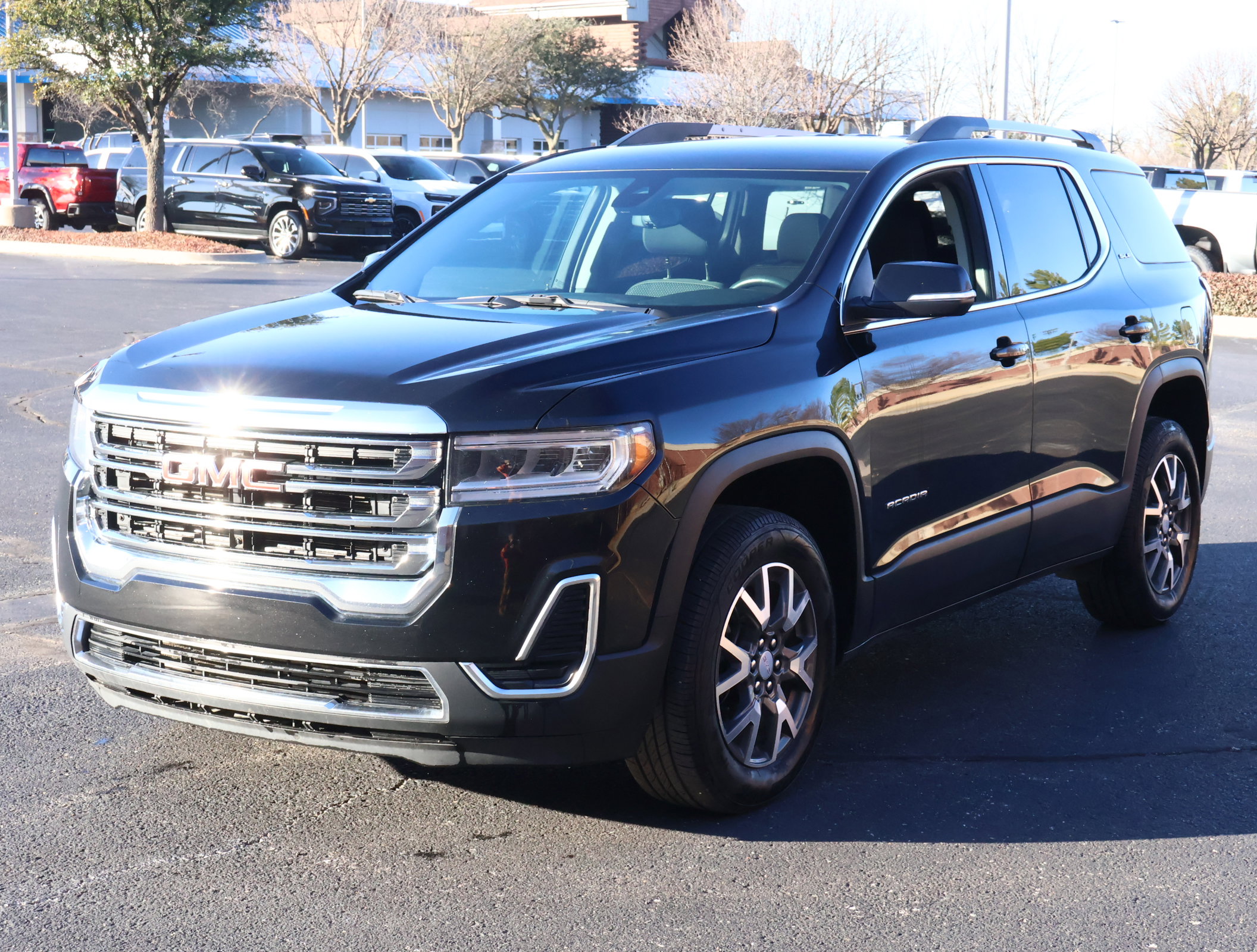 Used 2023 GMC Acadia SLE w/ Driver Convenience Package image 30