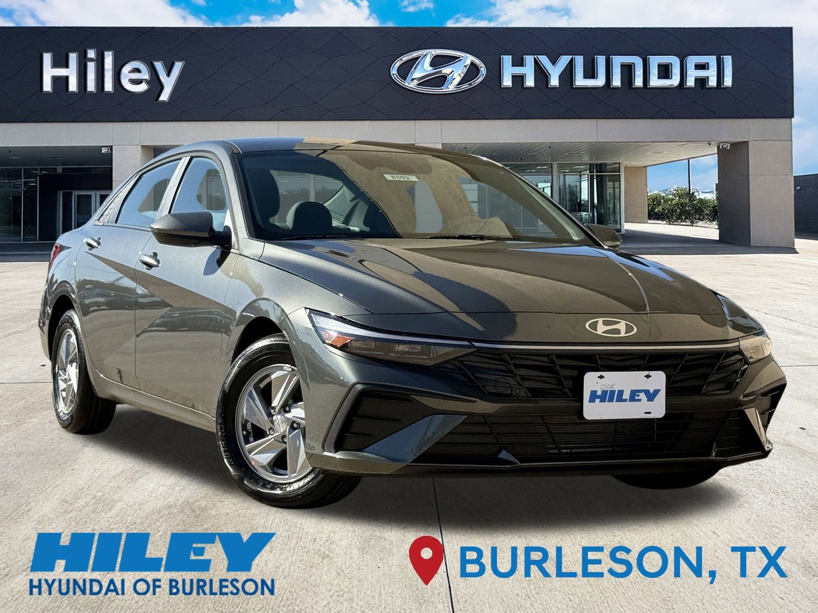 New 2026 Hyundai Elantra SE FWD video 3