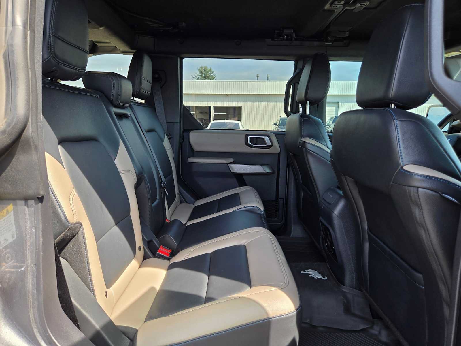 Used 2023 Ford Bronco Wildtrak AWD/4WD image 14