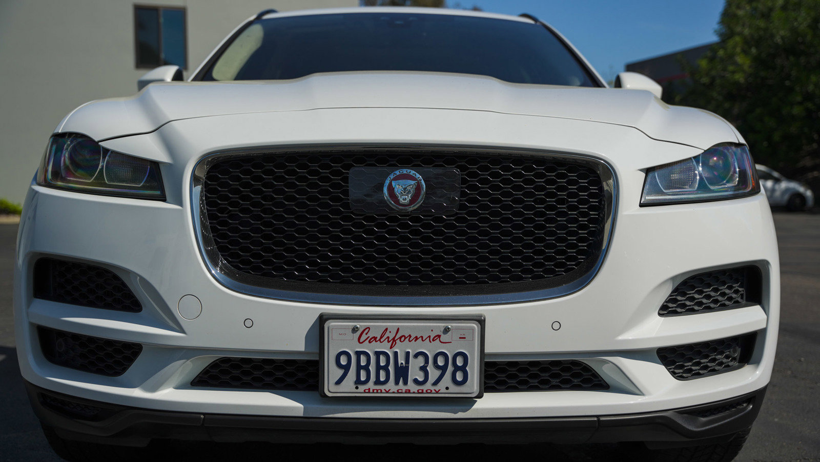 Used 2019 Jaguar F-PACE Premium image 3