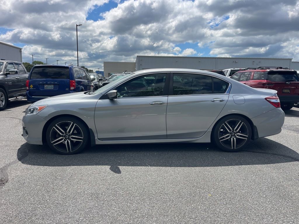Used 2016 Honda Accord Sport image 2