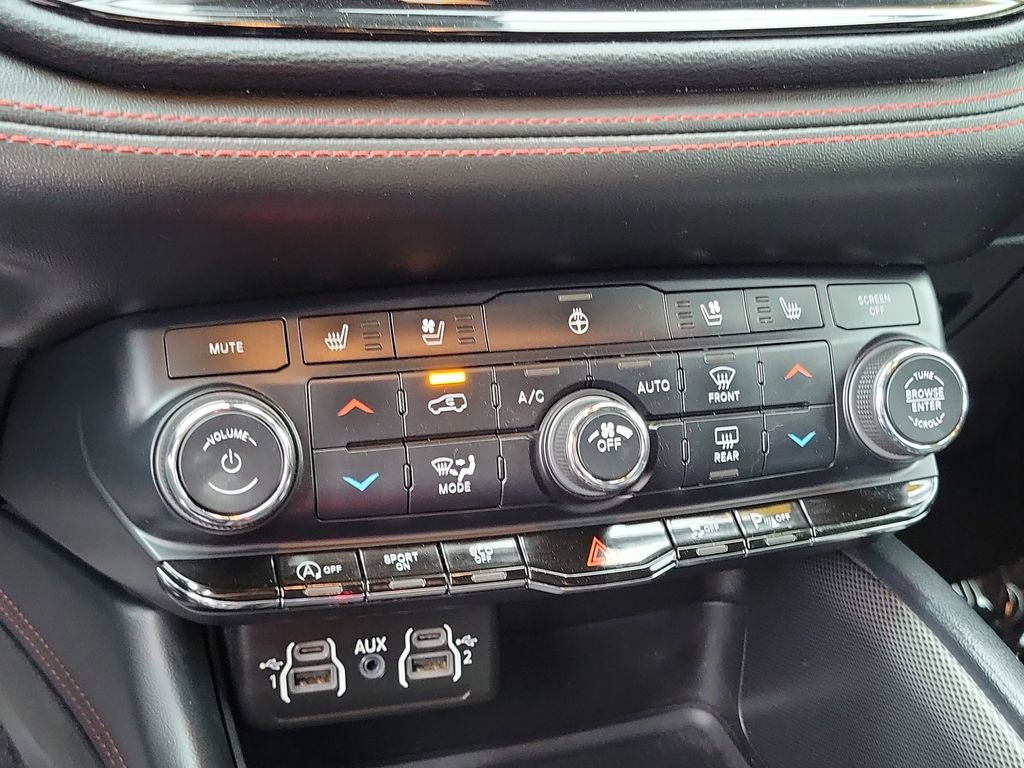 Used 2023 Dodge Durango GT image 9