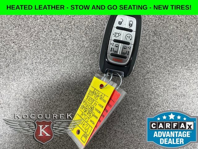 Used 2024 Chrysler Pacifica Touring-L FWD image 25