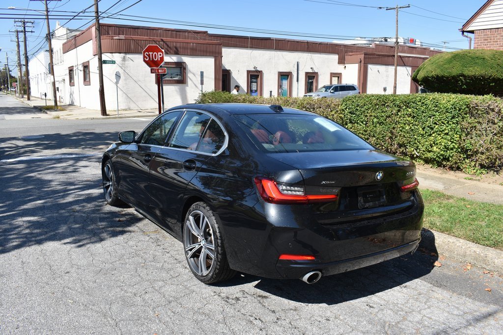 Used 2024 BMW 330i xDrive Sedan w/ Premium Package image 6