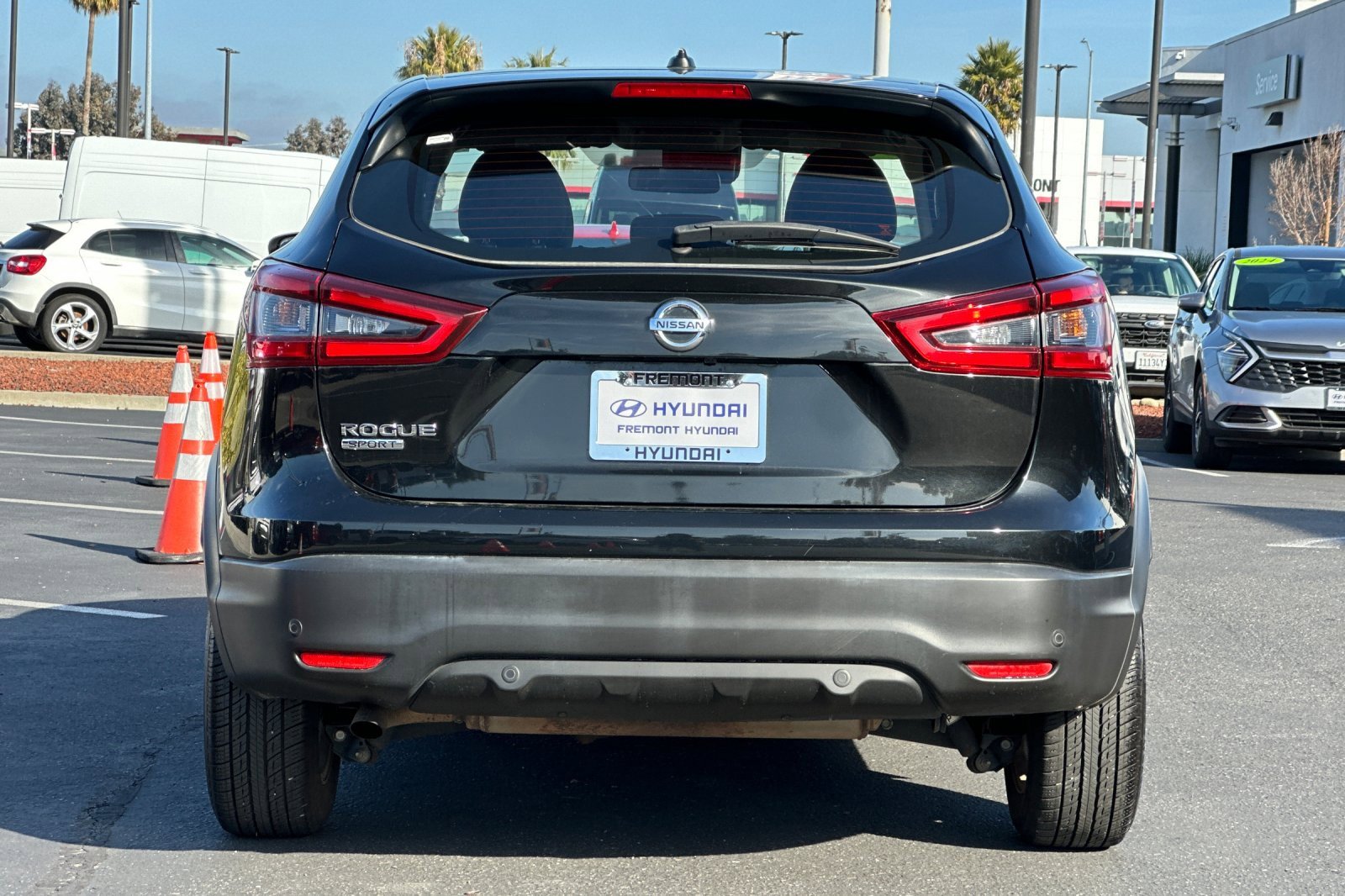 Used 2022 Nissan Rogue Sport S image 4