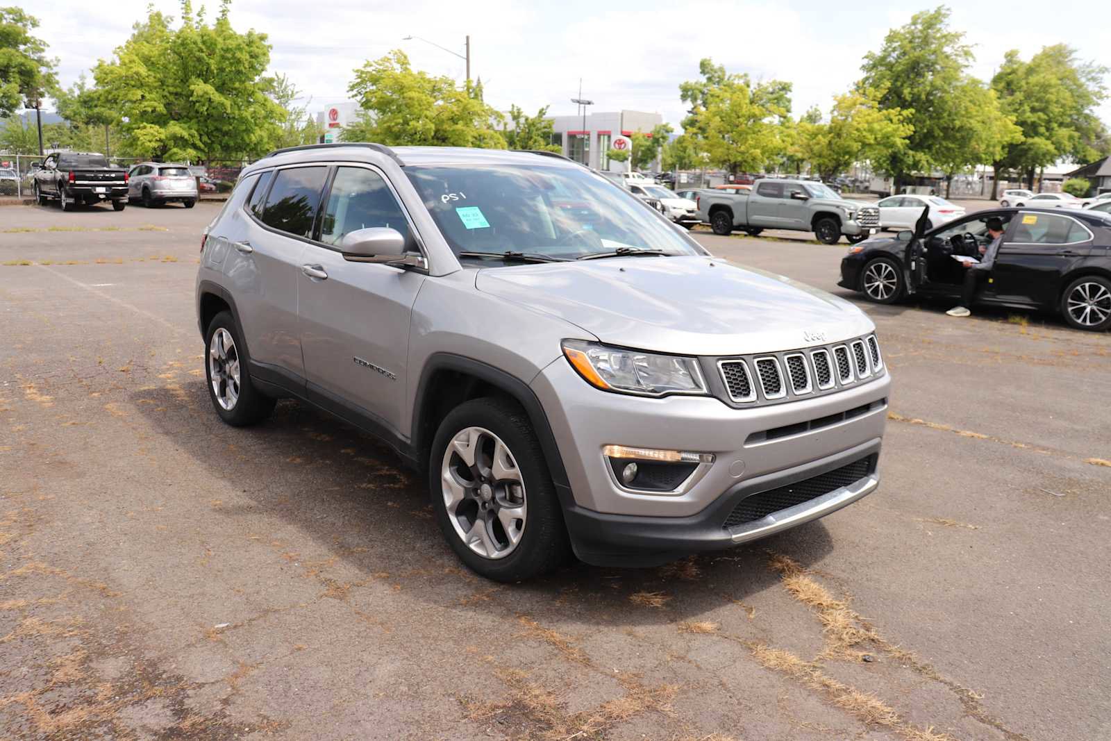 Used 2019 Jeep Compass Limited AWD/4WD image 3