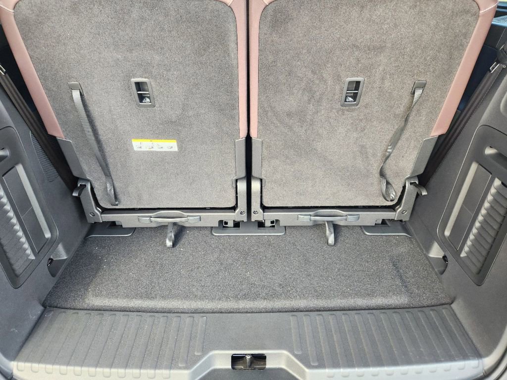 New 2025 Volkswagen ID. Buzz Pro S image 22