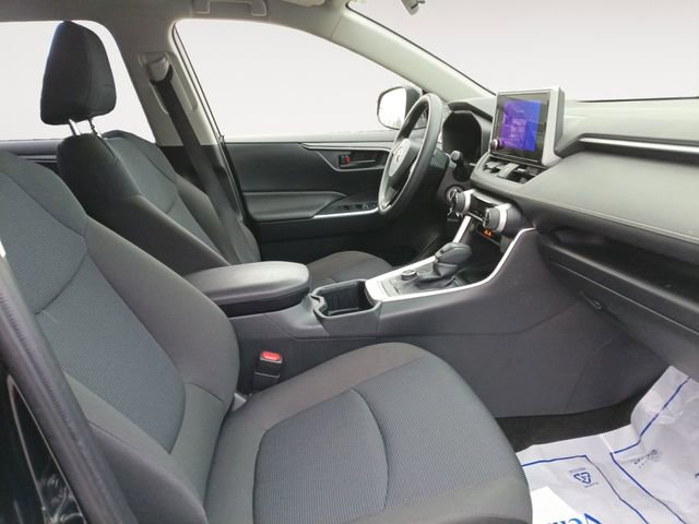 Used 2025 Toyota RAV4 LE AWD/4WD image 15